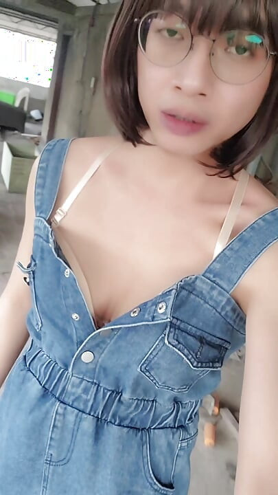 Shemale Ting Xuan utendørs mastuebate