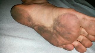 De vuile voeten van mijn vriendin