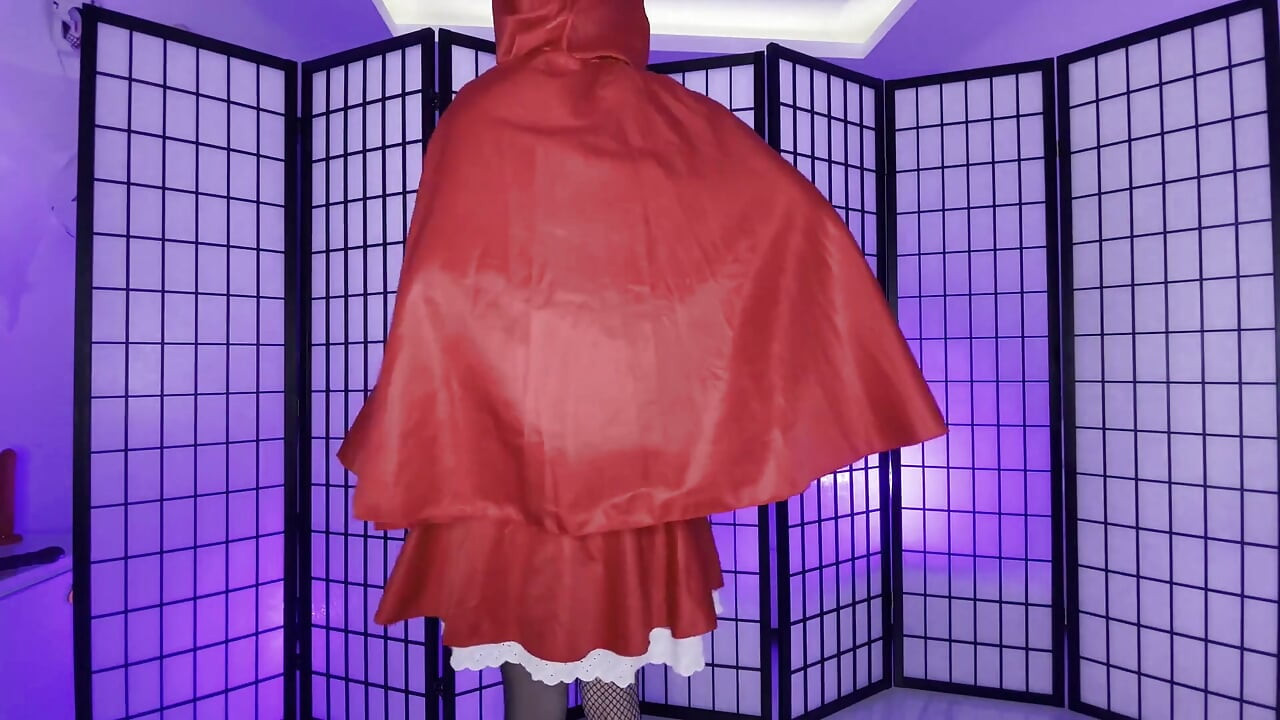 Pequeña Roja estirando sus tres agujeros para gris
