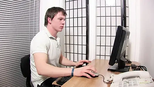 Memek cewek hot rambut cokelat dientot habis-habisan sama kontol besar sampai muncrat