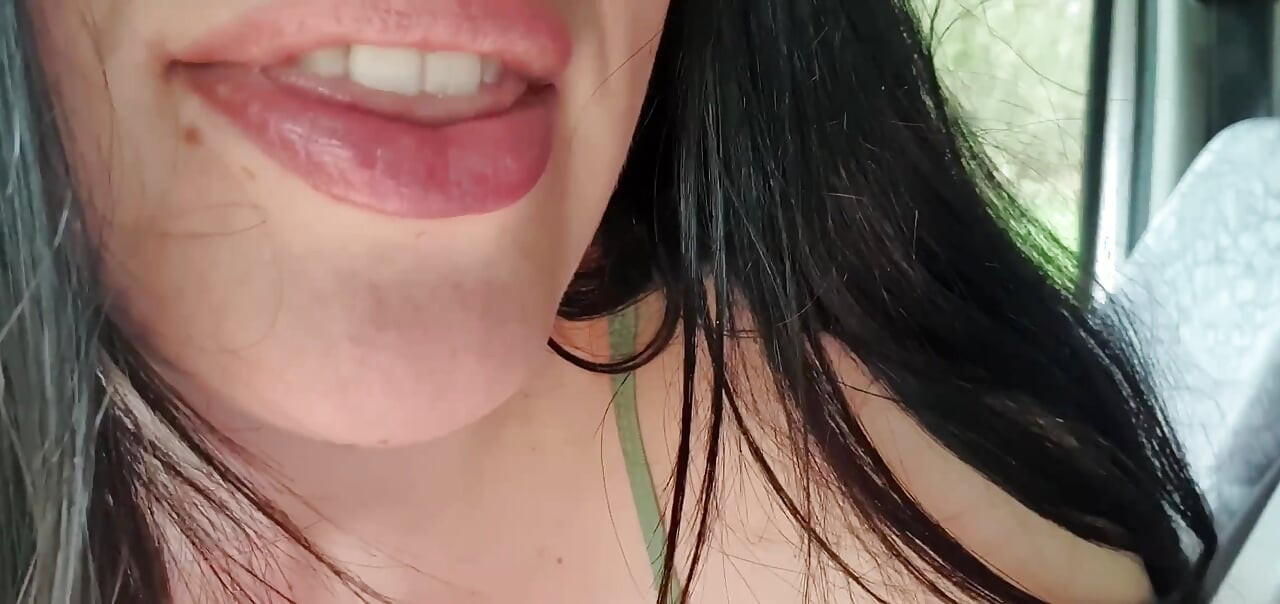 Niewinna Niemka pozwala ci się wyruchać, zanim naprawi jej samochód (niemiecki roleplay)