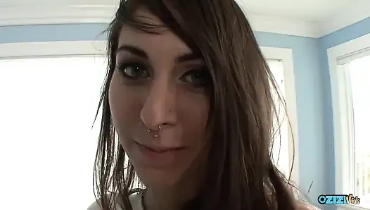 Анальный секс, который эти два возбужденных любовника имеют абсолютно превосходный и занимательный