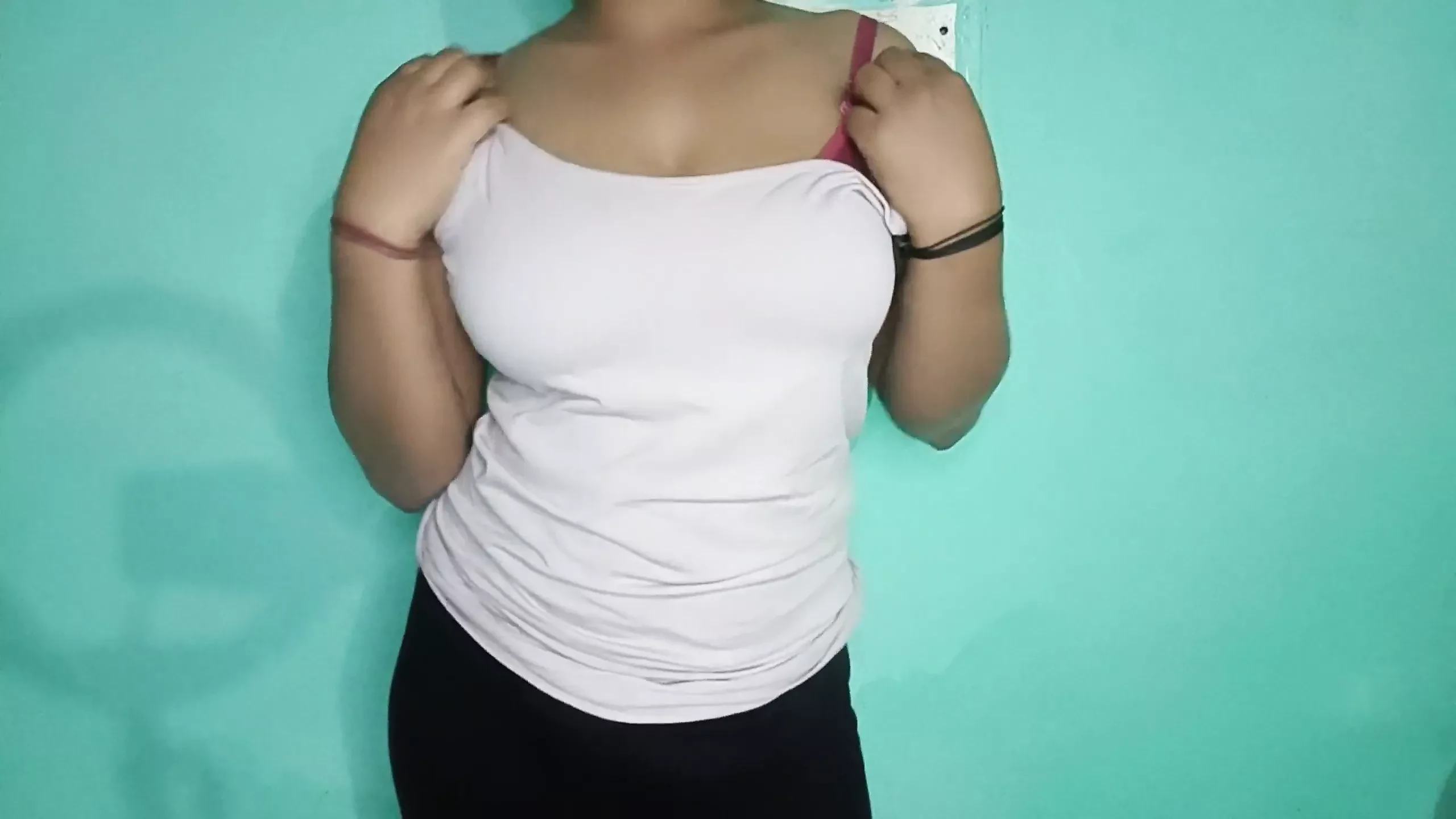 Tarian Nagma ne kiya poora nanga ho kar
