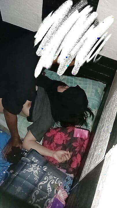 我狭窄阴道和我亚洲女人白皙皮肤的快感