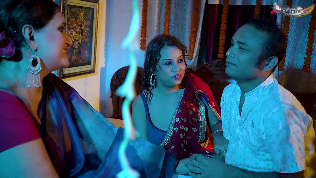 Usne Do Bhabhiyo Ke Sath Sex Kiya Kiui Use Apni Patni Nahi Mli Threesome Full Movie ( Hindi Audo )
