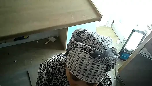 Wanita muslim ngusap kontol dengan nikmat