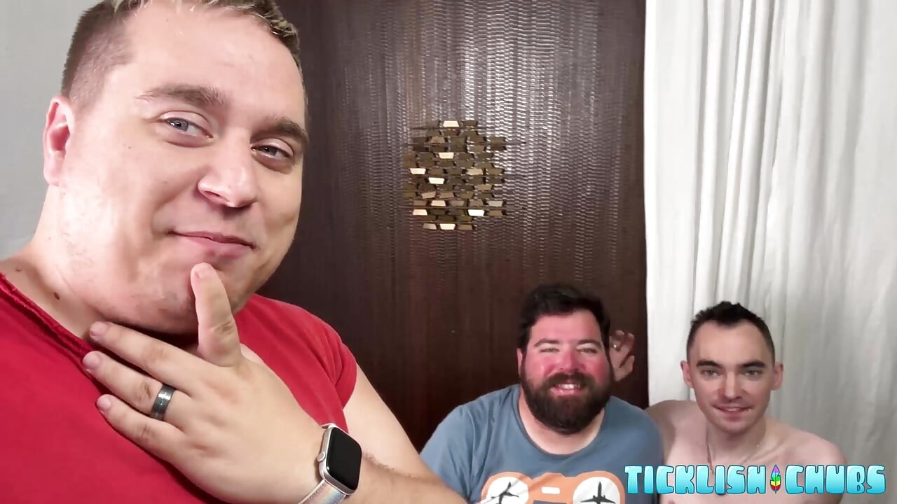 Ticklishchubs: tombul kaptan Ryan bağlı ve Matt ve arkadaşları tarafından mahvediliyor