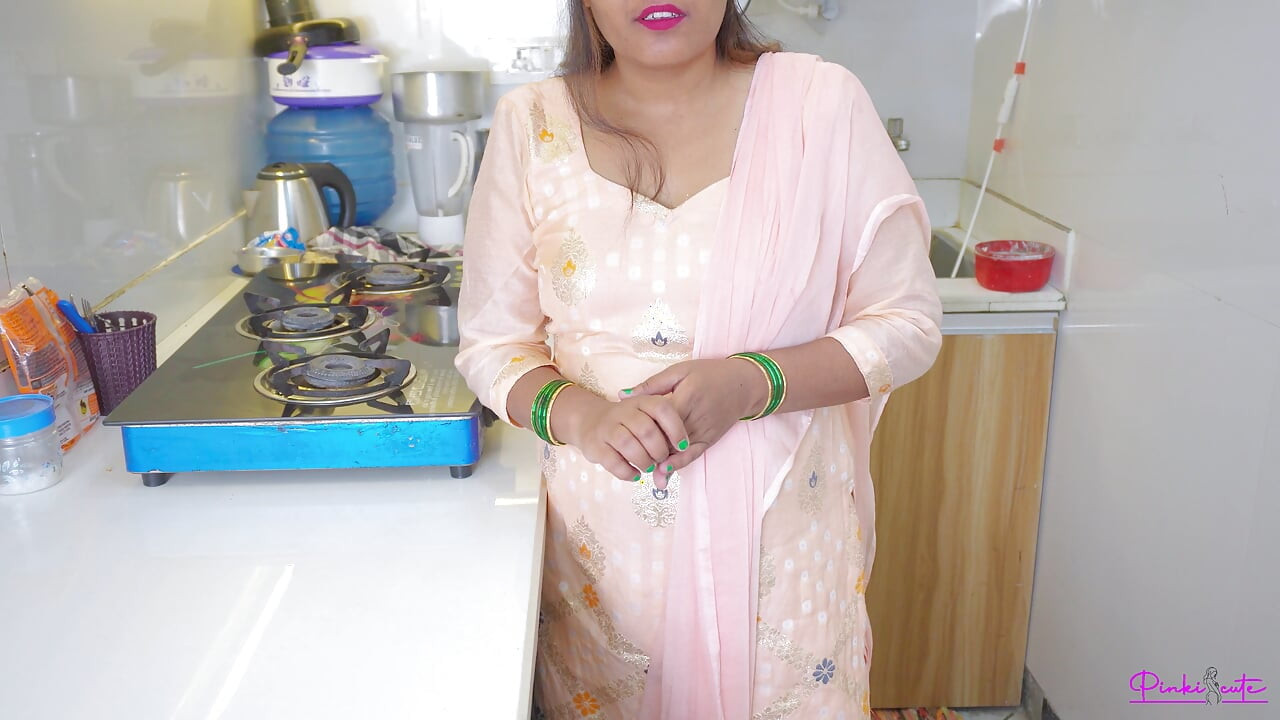 Mother-in-law gives offer for Fuck hard to Son-in-law in kitchen with Dirty hindi talk and he Cum in her sexy pussy.