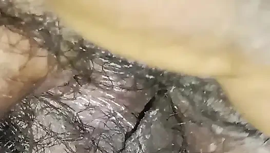 Я вставила палец в вагину моей мачехи и достала ее мед, часть 2