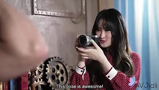 Assistentin Minnie zahlt für gebrochene kamera mit ihrem körper