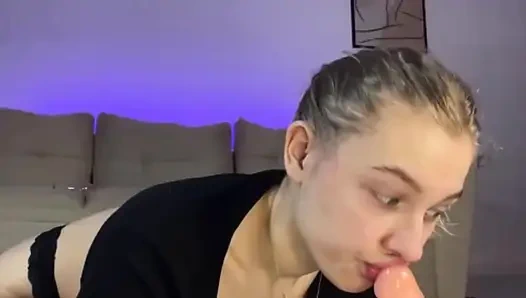 Jucielussie versucht, Kama-Sutra-pose und lutschen