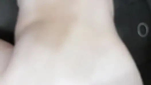 Üvey kız kardeşin sadece götüne boşalmasına izin verildi, hemen tatlı götünde yarağımdan geldi