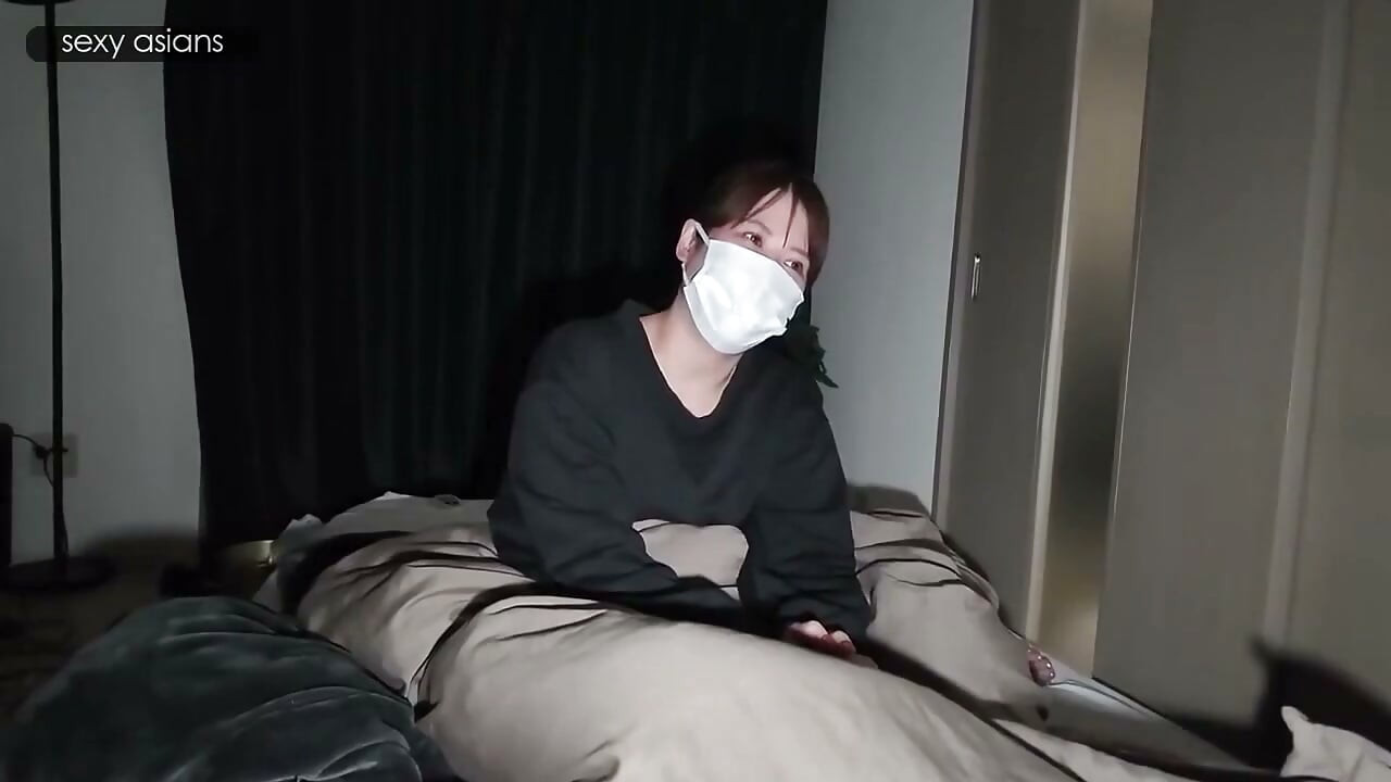 Gravure Level Face and Body Alluring F Cup Clinic Staff Shares a Sensual New Year First Treatment Moment - Part2