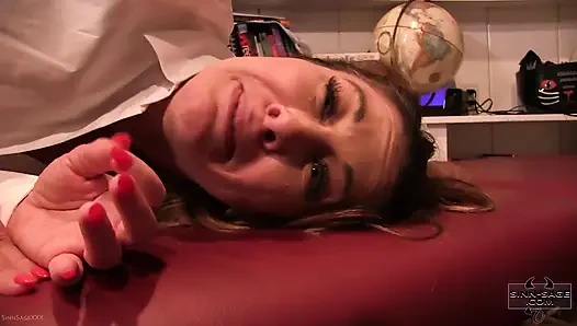 Pasien tidak sabar menampilkan Sinn Sage, Cherie Deville