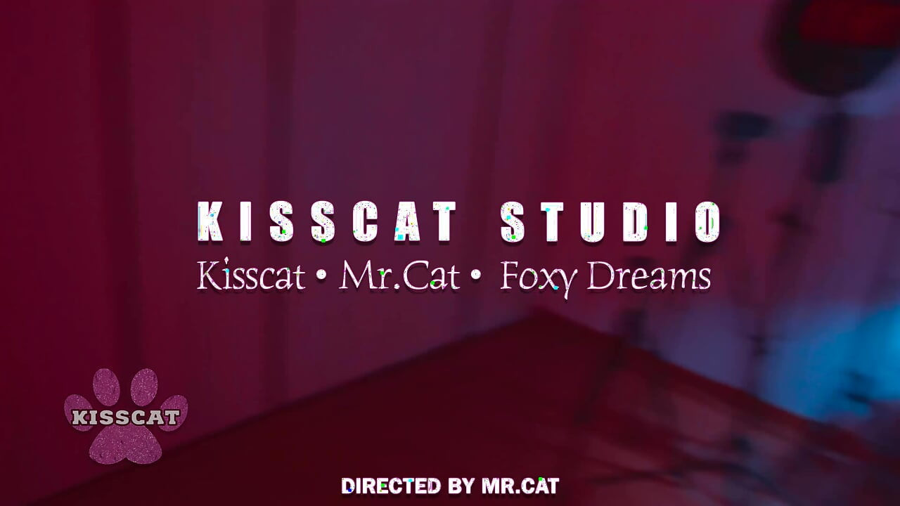 Foxy Dreams przyszedł na Randkę Swinger i zagrał w Home Porn z Kisscat i MrCat