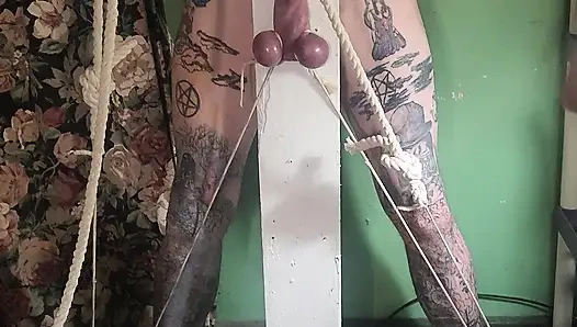 Goode Mädchen, Unhã1/4ckliches Crucifix-ballbusting Teil 2