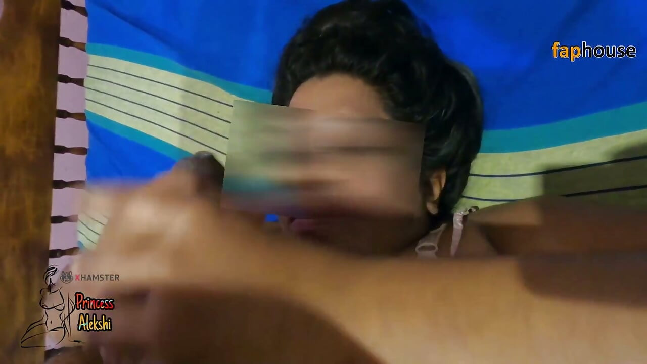 Verklig massage flicka runkar kuk tills spermasprut.söt massageflicka ges lyckligt slut för sin kund på massage Palor. (fullständig video)