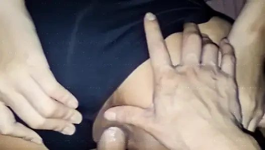 Seks penuh gairah sama ibu tiriku yang super seksi