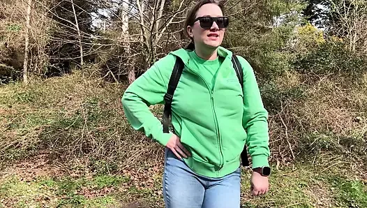 Verzweifelte Nasse Jeans Im Freien Auf Dem Öffentlichen Weg