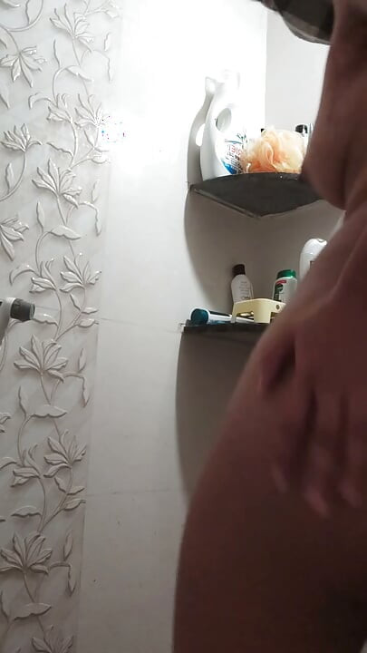 דסי אינדיאנית נידהי בהאבה אוננות ביתית - אודיו בהינדי, חובבנית אמיתית