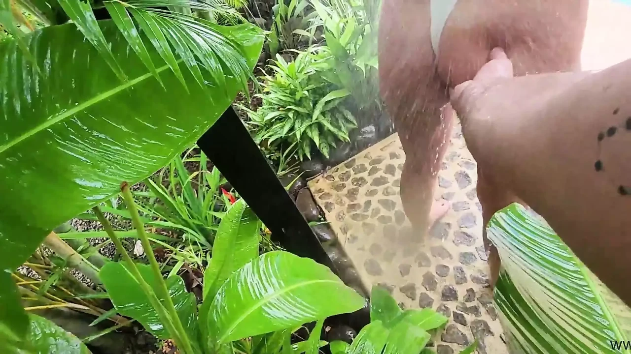 Lucky Poolboy gets to bang an Onlyfans Model