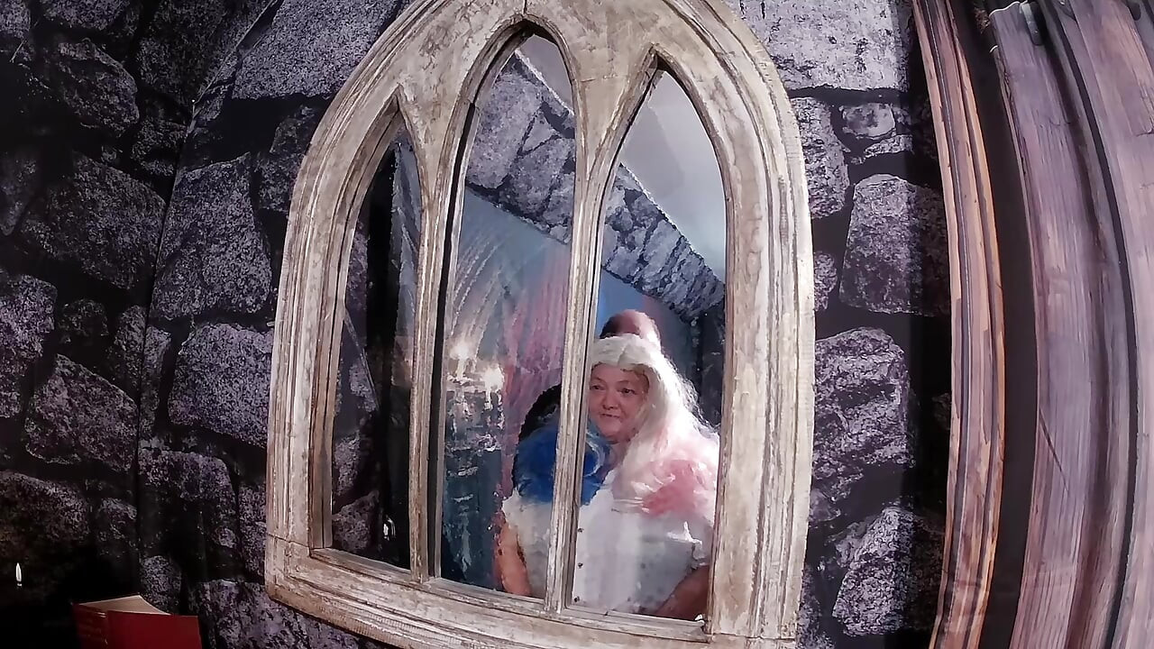 חלק 1:- הכומר והסטודנט השובב!