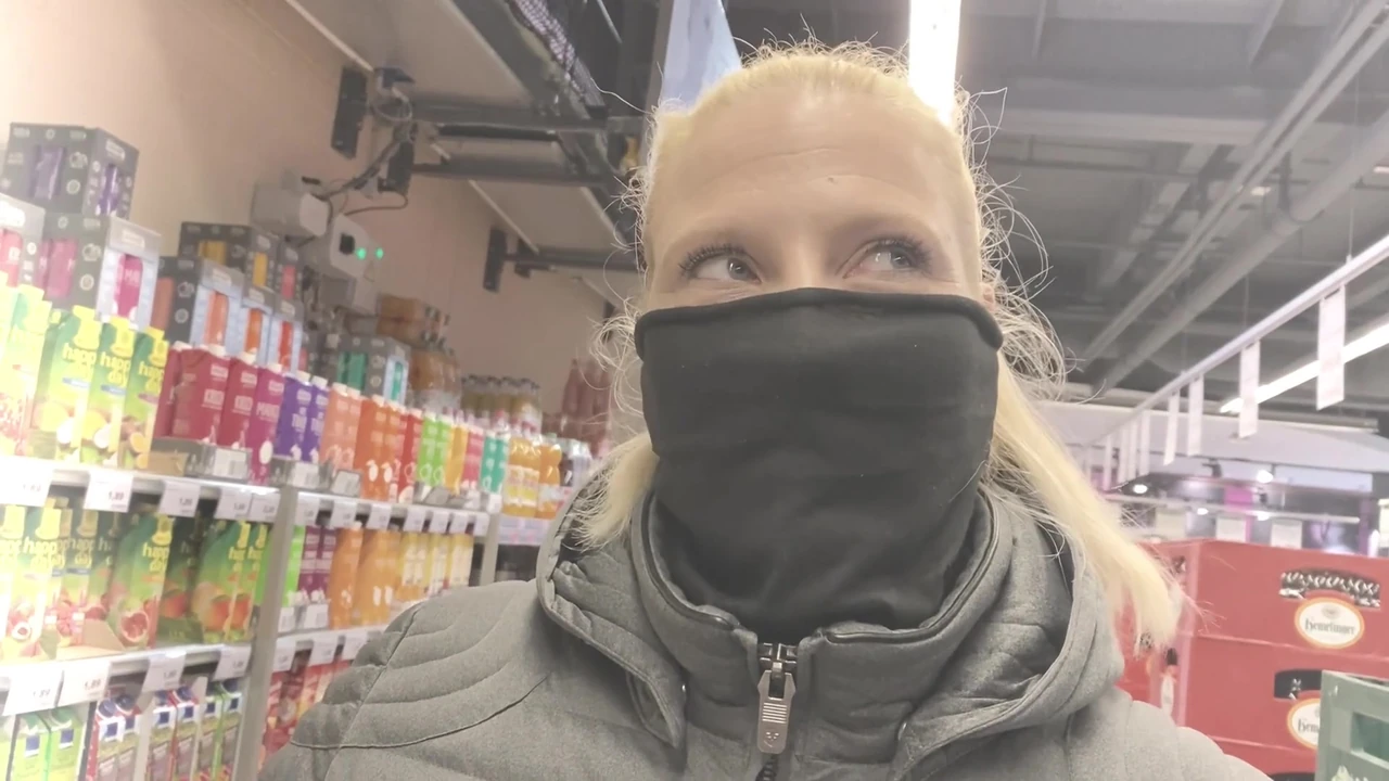 Recognized by fan in the shop! Anally fucked and balls sucked empty! Will you be my next fan meetup?