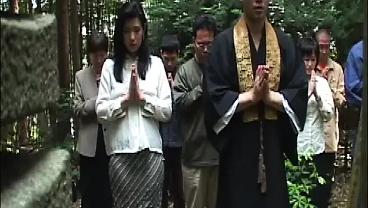 P139G02 A sad erotic drama set in the early Showa period in the suburbs of Kanto, about an only daughter of a temple and the heir to a farmer, who never end up together.