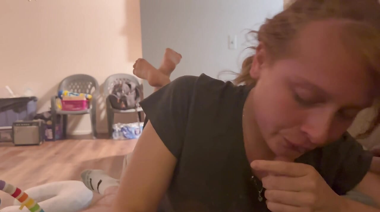 Redhead Giving a Sloppy Toppy to Daddy