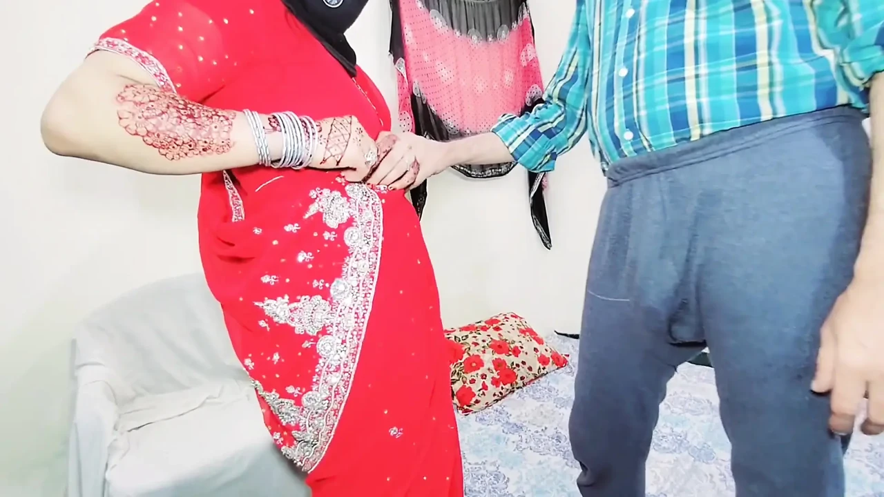 Desi Busty Bhabhi Wearing Saree Standing Anal Fuck