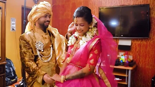 Raja ne naukrani ko sona dekar khusi khusi chod diya