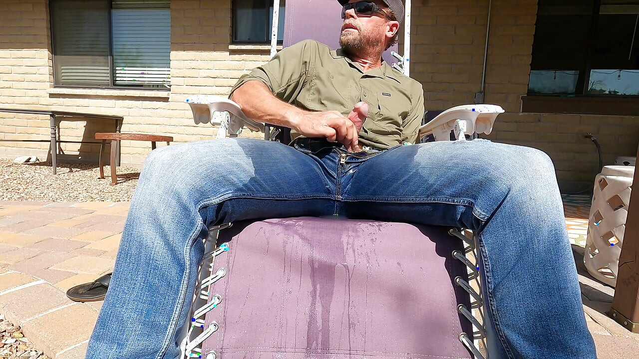 Giving Some Airbnb Neighbors a Jeans Wetting Piss Show