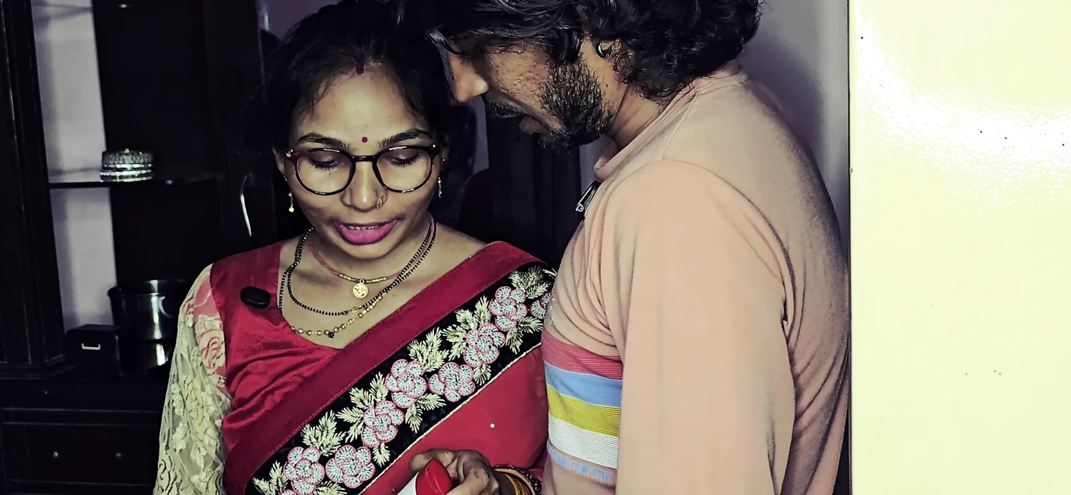 A young woman calls a plyboy or husband’s back fun Karti H Hindi sex