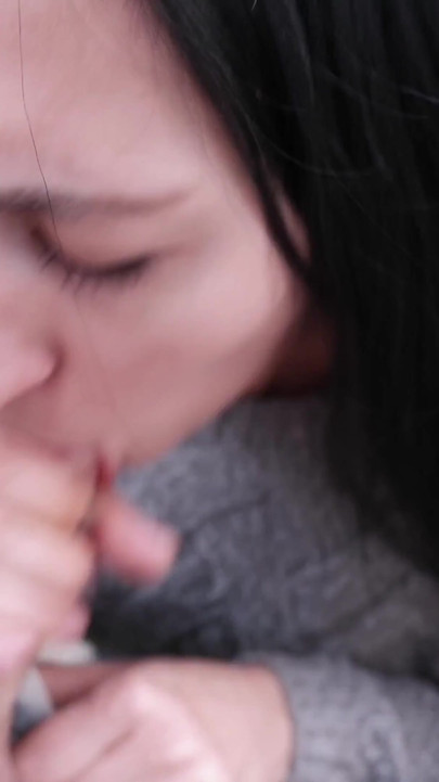 Shocked by cum in mouth! Outdoor blowjob and swallow cum