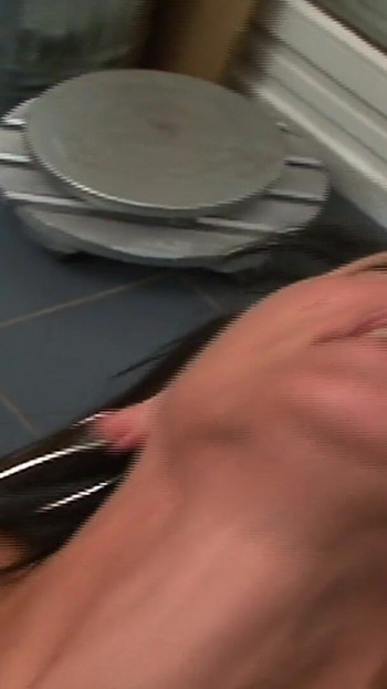 Ikonični trenutak iz filma "Zreli ljubavnici - jebi moju ženu u dupe 02 scena 2"