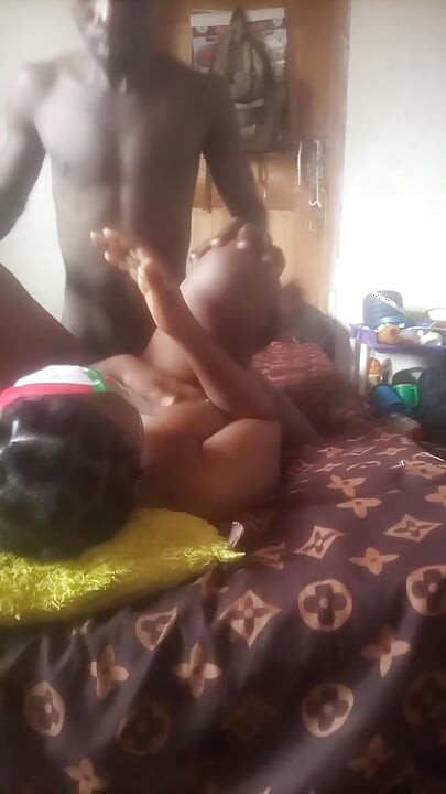 Krissjoh และสาวน่าเกลียดกําลังนอน