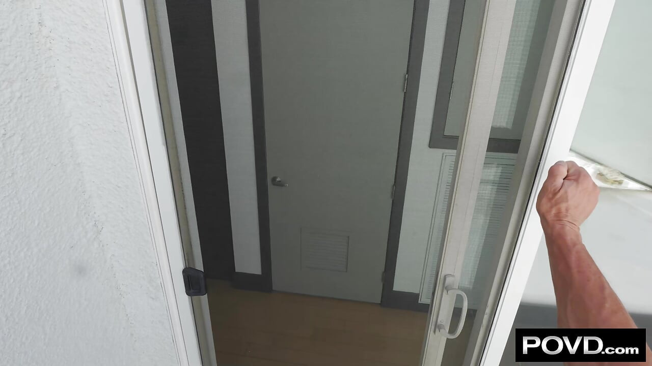 멜라니 마리를 채우는 거유의 바람난 남편