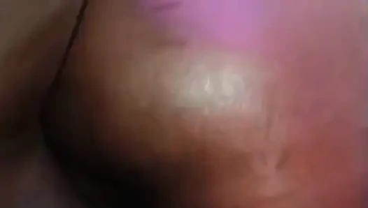 Backshot di pertunjukan sama tukang ledeng kulit hitam besar