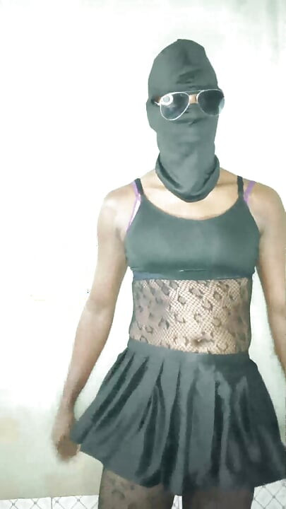 Indiana TS Azzy curtiu o lindo momento do anal maricasgasm com vibrador