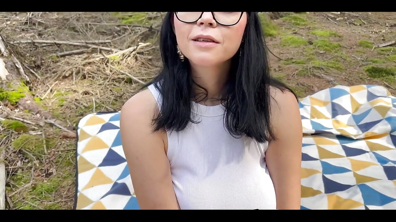 สูบบุหรี่ใส่หน้าและเด้งนมเอาท์ดอร์