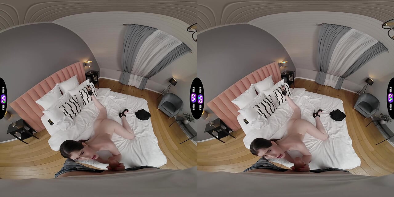 Cumload en bonus pour Hot Pearl - TmwVRnet