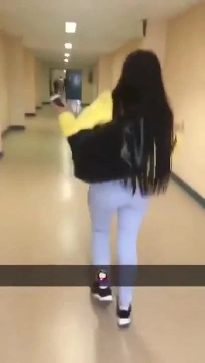 Salope turque qui twerk