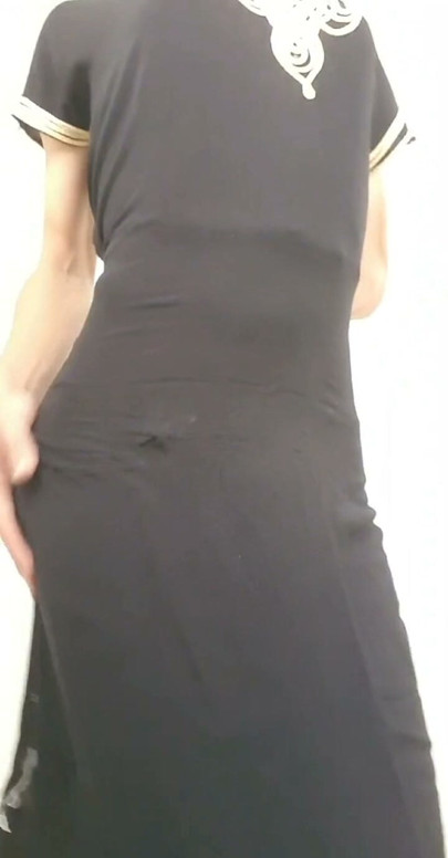 Moje slatko seksi tijelo treba da ga jebu ogromni dildoi