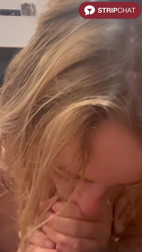 Hardcore casero: garganta profunda rubia sexy de MalibuMilfy en una mamada húmeda y descuidada después de la ducha