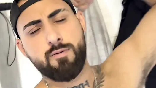 Arap maço dölümle yerleri su basıyor