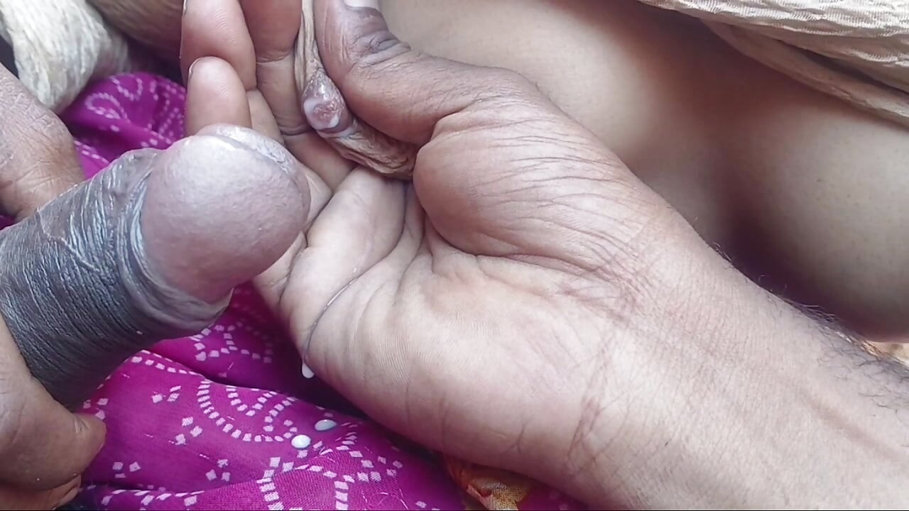 Sonam bhabhi ko boobs masskar muh mai cream nikali