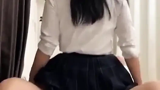 Celah Terbesar Memperlihatkan Seorang Gadis Serius Kehilangan Kendali saat Kedekatan Sepanjang Malam Terungkap ke-4