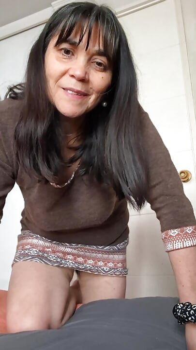 Stepmother silente shwing her lover on camera Who  is Washington armando without underwear