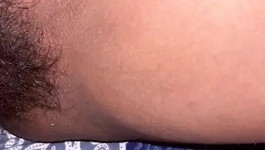 Ketika tidak ada orang di rumah, dia menelepon pacarnya ke rumah dan menyetubuhinya.