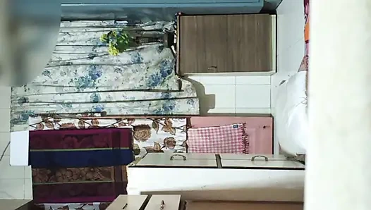 I called my desi girlfriend to my house and swollen her pussy.